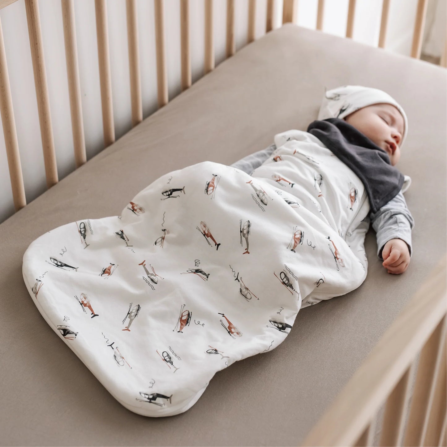 Quilted bamboo sleep sack | Helicopters (2.5 togs)