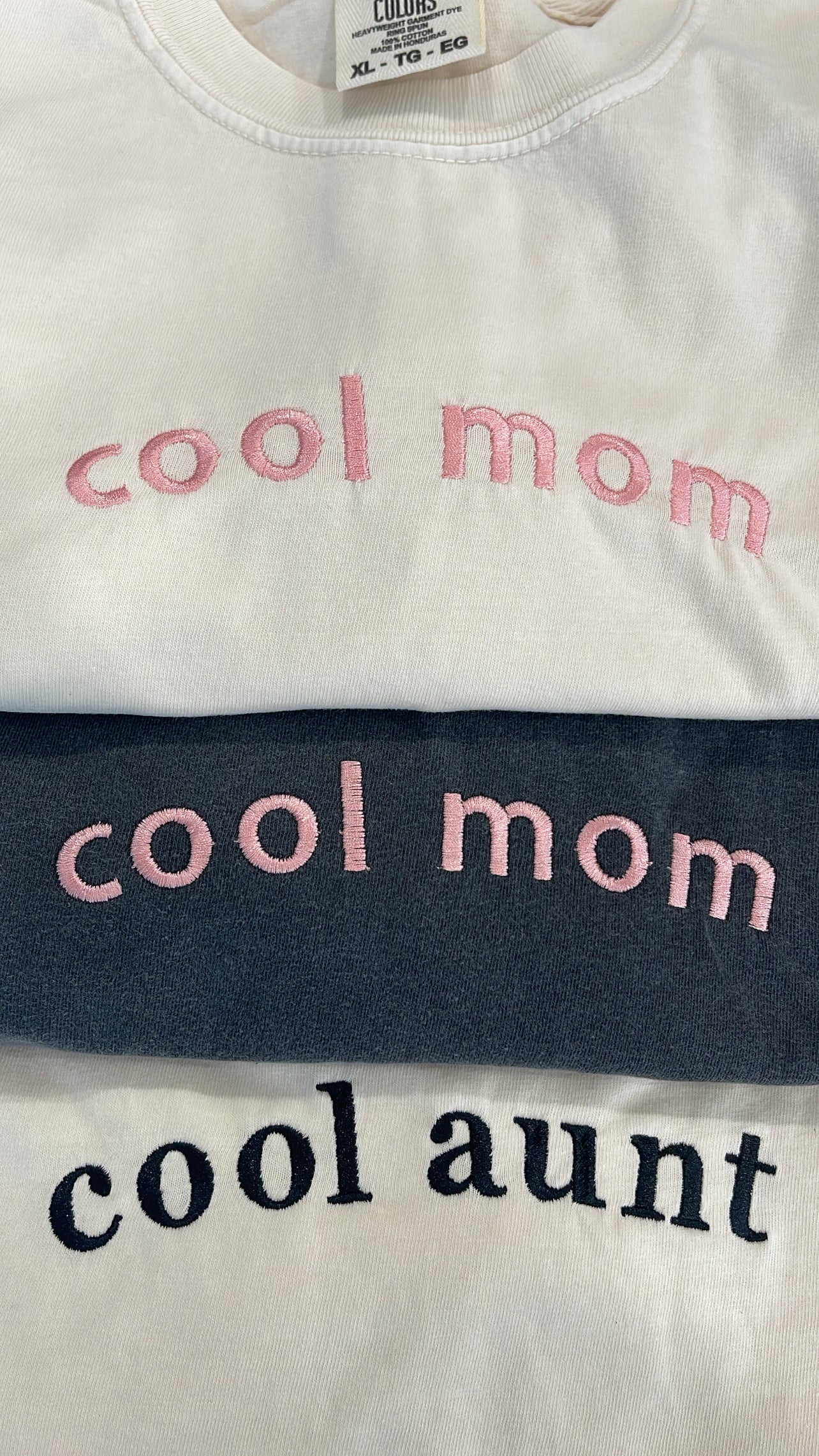 Embroidered Cool Aunt Tee | Ivory