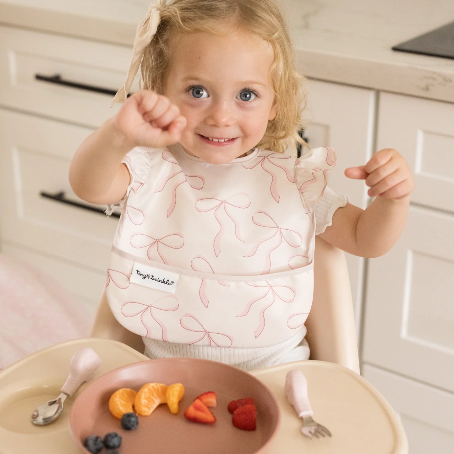 Mess-proof Easy Bib | Toile + Bows